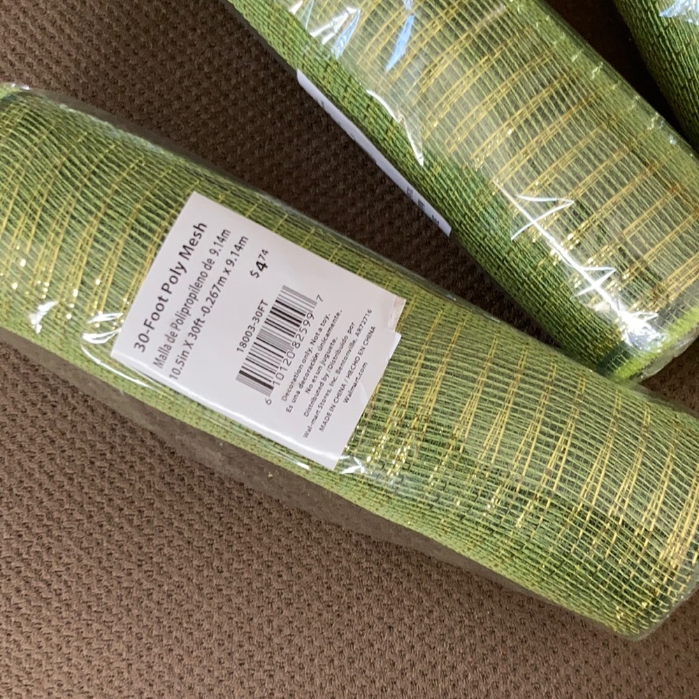 NEW 30-foot green with gold metallic poly mesh